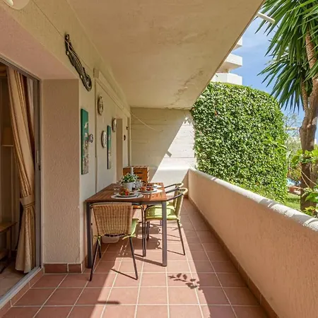 Apartamento 797 Rentals- Precioso Piso Con Vistas Al Jardin En Benalbeach *
